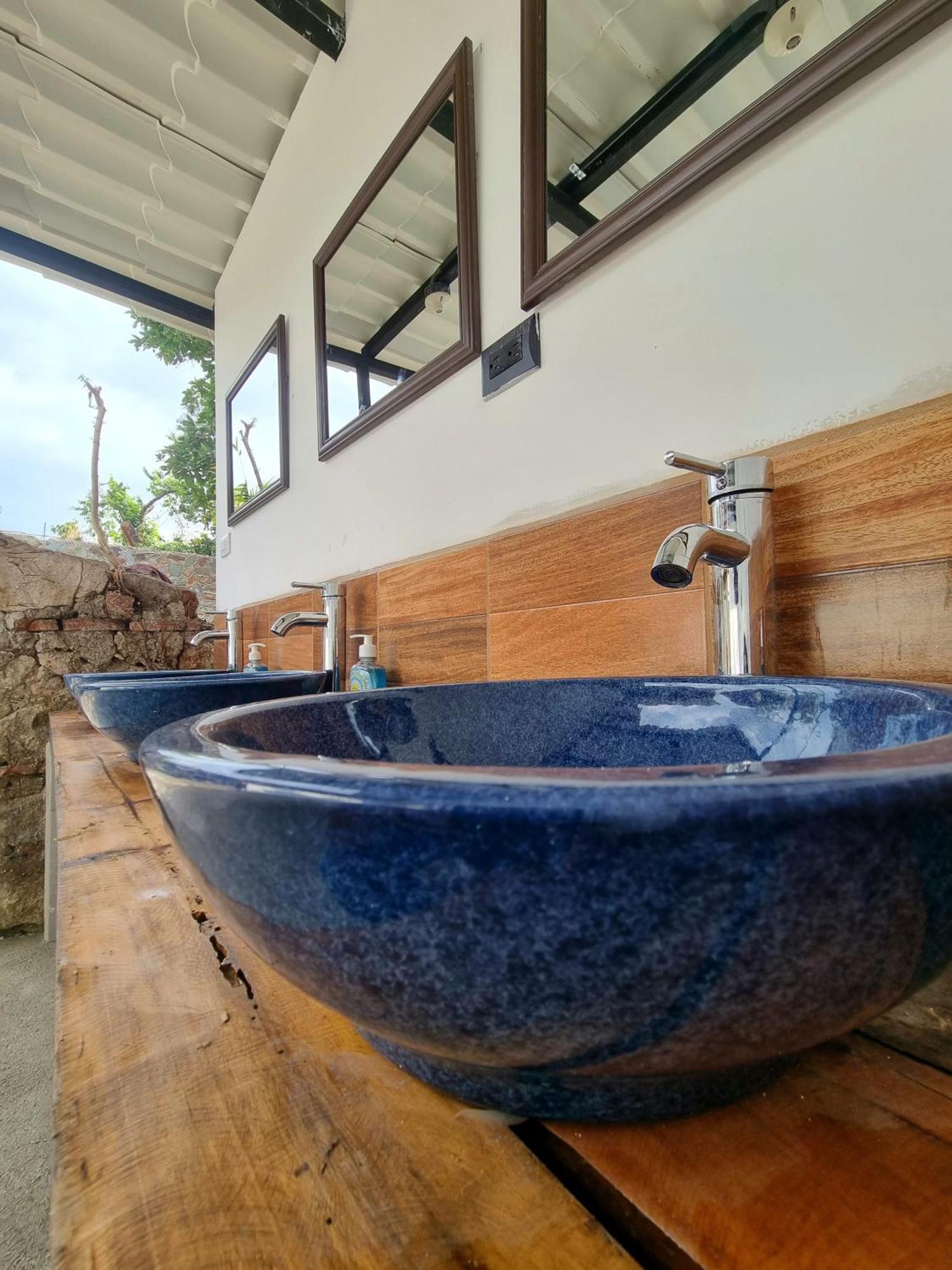 Central Hostel San Sebastian Antigua Dış mekan fotoğraf